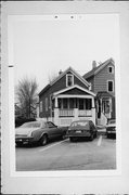 1817 N WARREN, a Front Gabled house, built in Milwaukee, Wisconsin in 1881.
