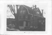 438 N FRANCES ST, a Dutch Colonial Revival apartment/condominium, built in Madison, Wisconsin in 1900.