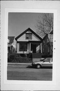1546 W WASHINGTON ST, a Front Gabled house, built in Milwaukee, Wisconsin in .