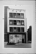 236 N WATER ST, a Commercial Vernacular warehouse, built in Milwaukee, Wisconsin in 1906.