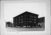 1101 N WATER ST, a Queen Anne apartment/condominium, built in Milwaukee, Wisconsin in 1889.