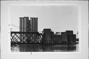 338 S Water St, a NA (unknown or not a building) grain elevator/feed mill, built in Milwaukee, Wisconsin in 1937.