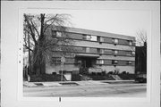 2820-26 W WELLS ST, a Contemporary apartment/condominium, built in Milwaukee, Wisconsin in 1962.