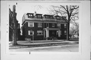 3131 W WELLS ST, a Colonial Revival/Georgian Revival apartment/condominium, built in Milwaukee, Wisconsin in 1924.