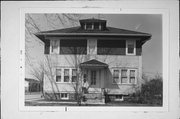 4200 S WHITNALL AVE, a American Foursquare house, built in Milwaukee, Wisconsin in 1923.
