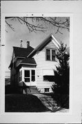 504 E WILSON ST, a Gabled Ell house, built in Milwaukee, Wisconsin in 1891.