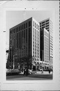 200-208 E WISCONSIN AVE (ALSO 700 N WATER ST), a Contemporary large office building, built in Milwaukee, Wisconsin in 1929.