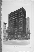229-231 E WISCONSIN AVE, a Neoclassical/Beaux Arts large office building, built in Milwaukee, Wisconsin in 1899.
