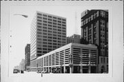 250 E WISCONSIN AVE, a Contemporary large office building, built in Milwaukee, Wisconsin in 1971.