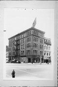 331 E WISCONSIN AVE, a Italianate large retail building, built in Milwaukee, Wisconsin in 1867.