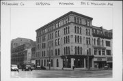 331 E WISCONSIN AVE, a Italianate large retail building, built in Milwaukee, Wisconsin in 1867.