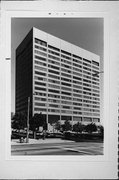 800 E WISCONSIN AVE, a Contemporary large office building, built in Milwaukee, Wisconsin in .
