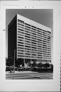 800 E WISCONSIN AVE 800 E WISCONSIN AVE, a Contemporary large office building, built in Milwaukee, Wisconsin in .