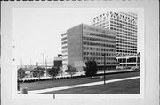 811 E WISCONSIN AVE, a Contemporary large office building, built in Milwaukee, Wisconsin in 1966.