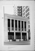 215 W WISCONSIN AVE, a Art/Streamline Moderne large retail building, built in Milwaukee, Wisconsin in 1930.