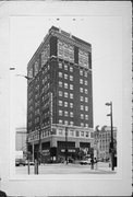 405 W WISCONSIN AVE, a Spanish/Mediterranean Styles retail building, built in Milwaukee, Wisconsin in .