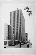 633 W WISCONSIN AVE, a Contemporary large office building, built in Milwaukee, Wisconsin in 1966.