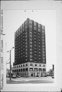 1040 W WISCONSIN AVE, a Art Deco lodging-hotel, built in Milwaukee, Wisconsin in 1930.