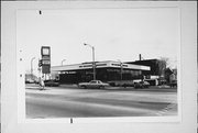 2537 W WISCONSIN AVE, a Late-Modern bank/financial institution, built in Milwaukee, Wisconsin in 1967.