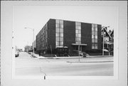 2848 W WISCONSIN AVE, a Contemporary apartment/condominium, built in Milwaukee, Wisconsin in 1962.