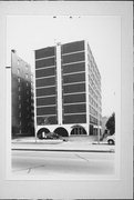 2919 W WISCONSIN AVE, a Contemporary apartment/condominium, built in Milwaukee, Wisconsin in 1964.