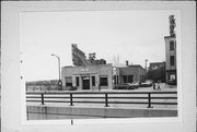 3846 W WISCONSIN AVE, a Twentieth Century Commercial small office building, built in Milwaukee, Wisconsin in 1947.