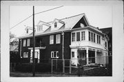102 E WRIGHT ST, a Colonial Revival/Georgian Revival house, built in Milwaukee, Wisconsin in 1908.