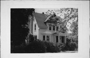 2301 E STRATFORD CT, a Side Gabled house, built in Shorewood, Wisconsin in .