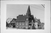 NW CNR OF 9TH AND MADISON AVES, a Early Gothic Revival house of worship, built in South Milwaukee, Wisconsin in 1923.