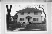 6428 BETSY ROSS PL, a Arts and Crafts house, built in Wauwatosa, Wisconsin in 1921.