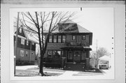 6335-6337 W LLOYD ST, a American Foursquare duplex/two-flat, built in Wauwatosa, Wisconsin in 1926.
