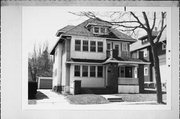6721-6723 W LLOYD ST, a American Foursquare duplex, built in Wauwatosa, Wisconsin in 1926.