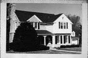 1721 MOUNTAIN AVE, a Colonial Revival/Georgian Revival house, built in Wauwatosa, Wisconsin in 1937.