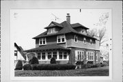 8020 WARREN AVE, a American Foursquare house, built in Wauwatosa, Wisconsin in 1908.