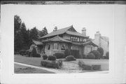 6194 WASHINGTON CIR, a Craftsman house, built in Wauwatosa, Wisconsin in 1922.