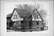 1913 WAUWATOSA AVE, a Craftsman house, built in Wauwatosa, Wisconsin in 1907.