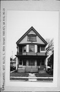 1565-1567 S 80TH ST, a Queen Anne duplex/two-flat, built in West Allis, Wisconsin in 1905.