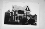 2171 S 81ST ST, a Queen Anne house, built in West Allis, Wisconsin in 1890.
