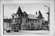 6500 W GREENFIELD AVE, a Queen Anne apartment/condominium, built in West Allis, Wisconsin in 1905.
