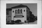 421, 423, 425, 427 E SILVER SPRING DR, a Spanish/Mediterranean Styles large retail building, built in Whitefish Bay, Wisconsin in 1926.