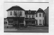 1828-1830 Parmenter St, a Queen Anne house, built in Middleton, Wisconsin in 1868.