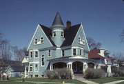 802 PARK AVE, a Queen Anne house, built in Beloit, Wisconsin in 1895.