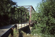 LEEDLE MILL RD (ON SPRING CREEK ABOUT 1 MI W OF 138), a NA (unknown or not a building) overhead truss bridge, built in Union, Wisconsin in 1916.