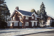 334 JEFFERSON AVE, a Prairie School house, built in Janesville, Wisconsin in 1921.