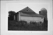 SOUTH SIDE OF WEST CHURCH RD, 1 MILE WEST OF DICKEY RD SOUTH SIDE OF WEST CHURCH RD, 1 MILE WEST OF DICKEY RD, a Astylistic Utilitarian Building barn, built in Spring Valley, Wisconsin in .