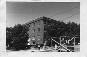 102 W WILSON ST, a Colonial Revival/Georgian Revival apartment/condominium, built in Madison, Wisconsin in 1940.