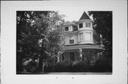 805 CHURCH ST, a Queen Anne house, built in Beloit, Wisconsin in 1905.