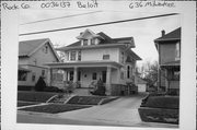 636 MILWAUKEE RD, a American Foursquare house, built in Beloit, Wisconsin in 1906.