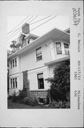 636 MILWAUKEE RD, a American Foursquare house, built in Beloit, Wisconsin in 1906.
