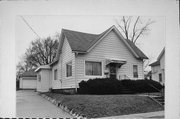 910 VINE ST, a Side Gabled house, built in Beloit, Wisconsin in 1908.